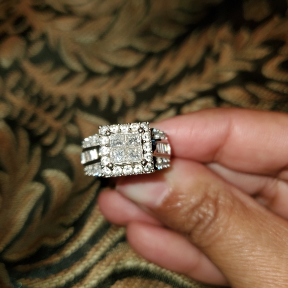 Engagement ring - Picture 4 of 4